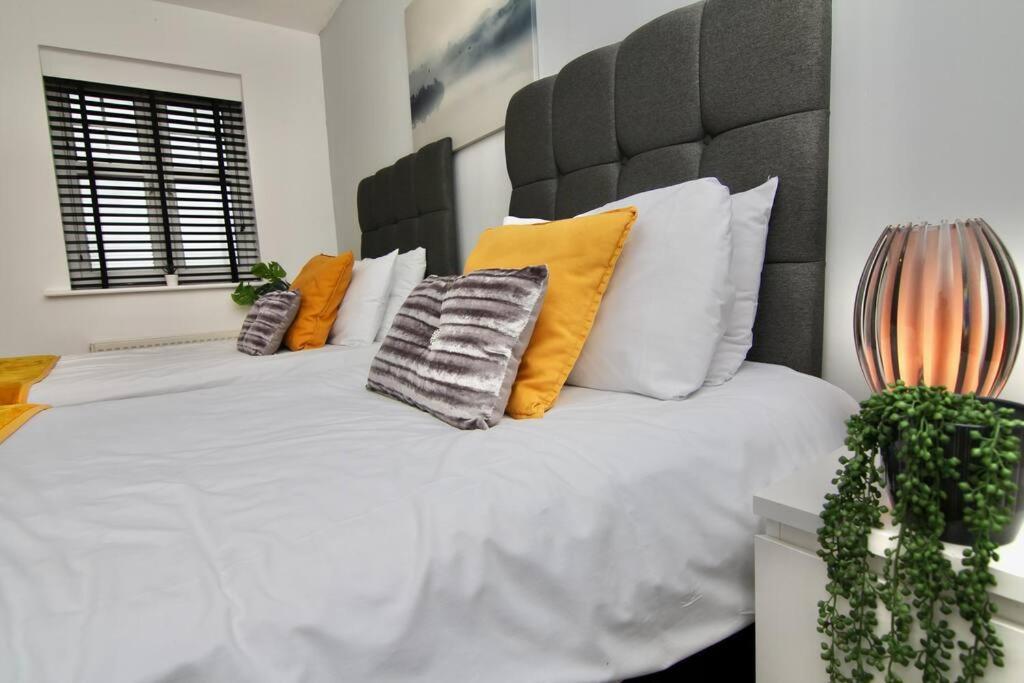 Daimler House - Cosy Home Near Coventry City Centre Bagian luar foto