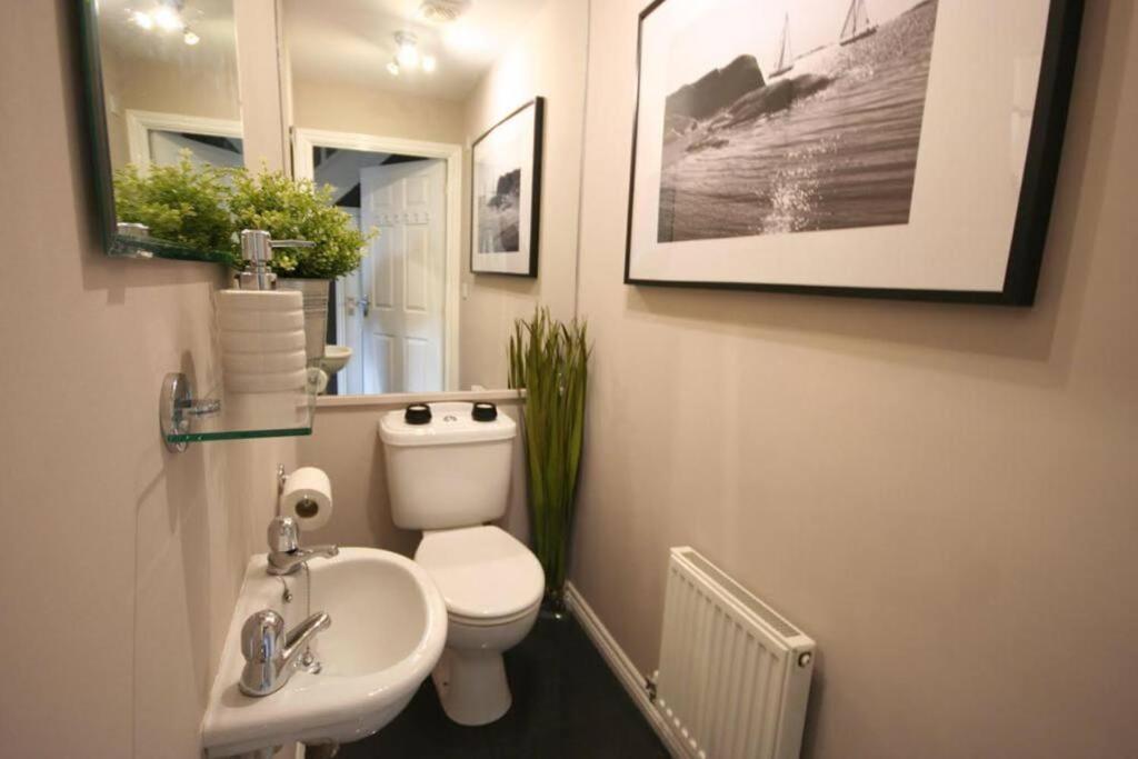 Daimler House - Cosy Home Near Coventry City Centre Bagian luar foto