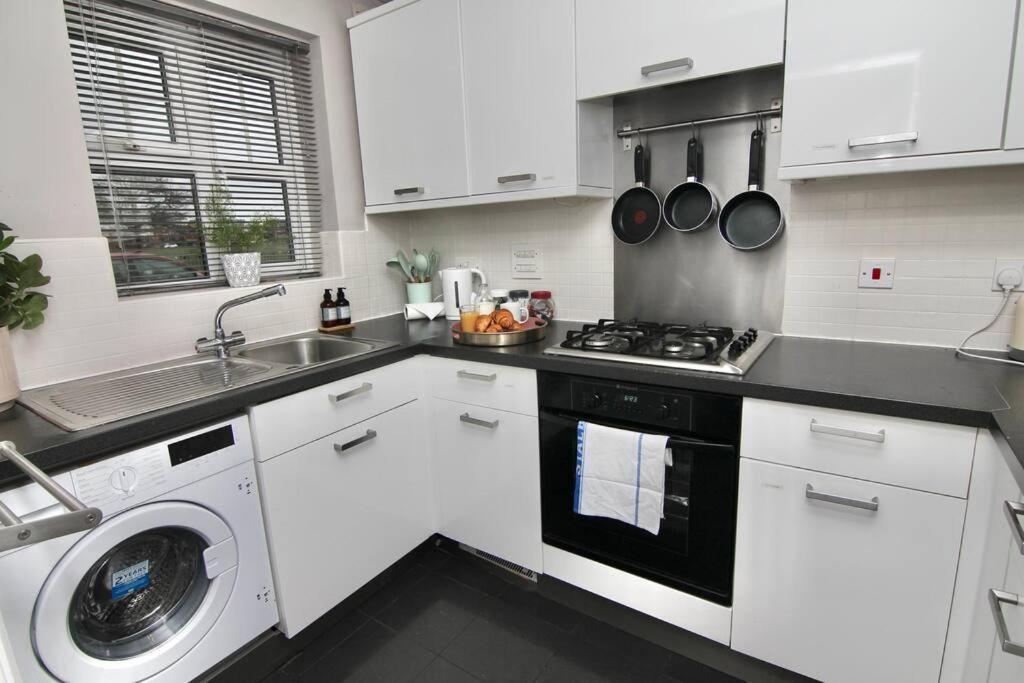 Daimler House - Cosy Home Near Coventry City Centre Bagian luar foto