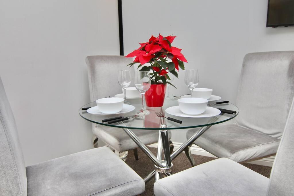 Daimler House - Cosy Home Near Coventry City Centre Bagian luar foto
